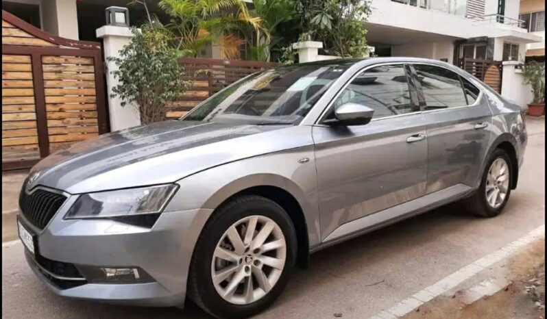 Used 2015 Skoda Superb full