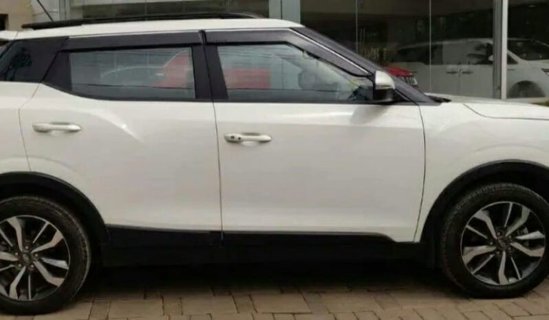 Used 2020 Mahindra XUV300 full