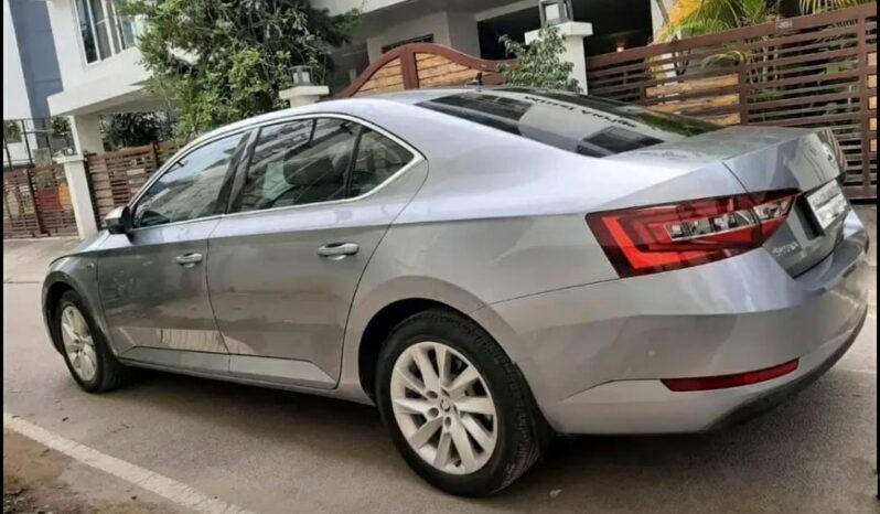 Used 2015 Skoda Superb full